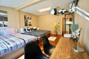 Special Price Home for 8 people BTS Onnut Bangkok Free wifi